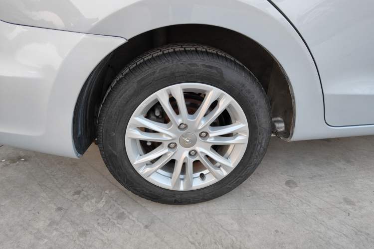 Used Haima M3 2016 1.5L Manual Smart Comfort Edition Right Rear Wheel Hub