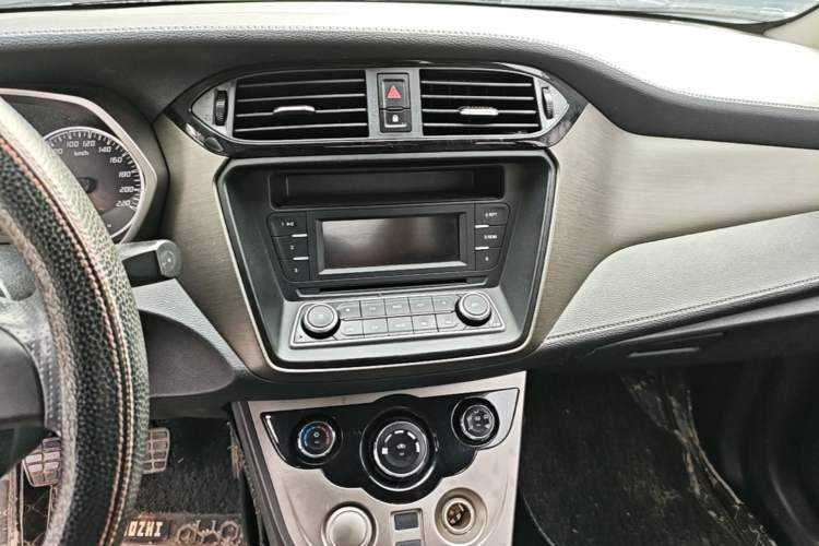 Used Haima M3 2016 1.5L Manual Comfort Model Audio And AC Panel