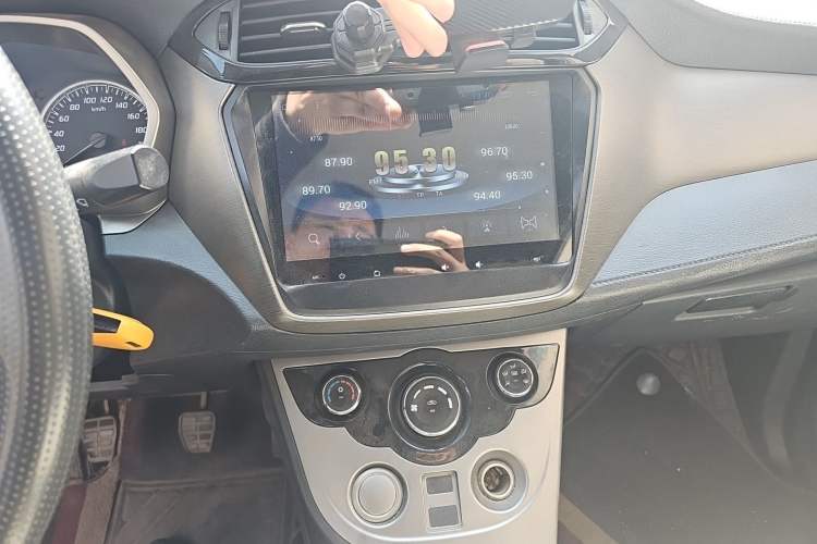 Used Haima M3 2016 1.5L Manual Fashion Edition Audio And AC Panel
