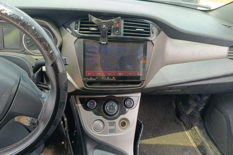 Used Haima M3 2016 1.5L Manual Fashion Edition Audio And AC Panel