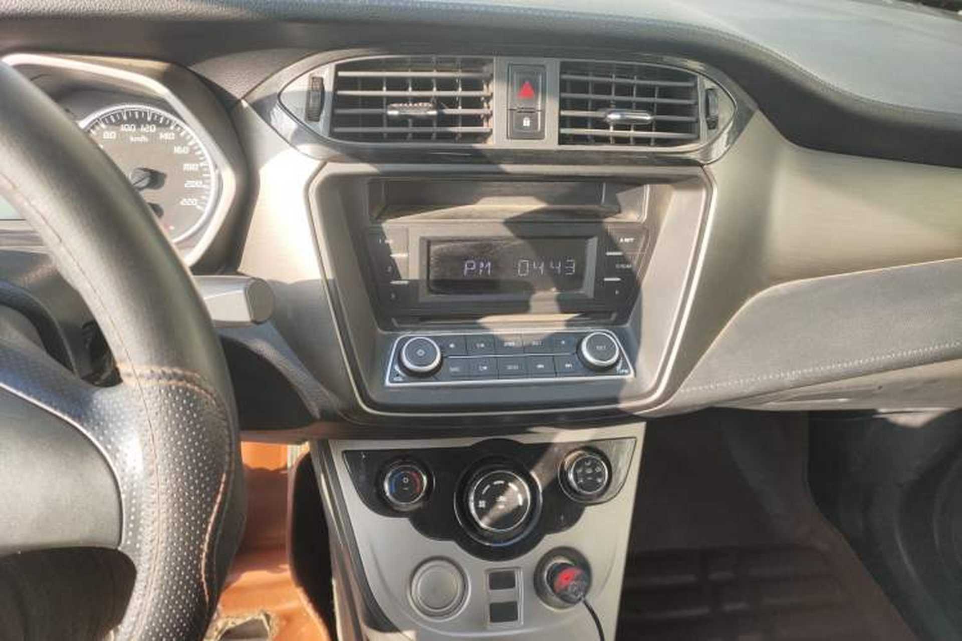 Used Haima M3 2016 1.5L Manual Fashion Edition Audio And AC Panel