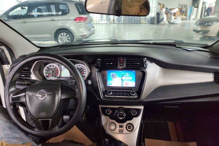 Used Haima M3 2016 1.5L Manual Comfort Model with Sunroof Center Console