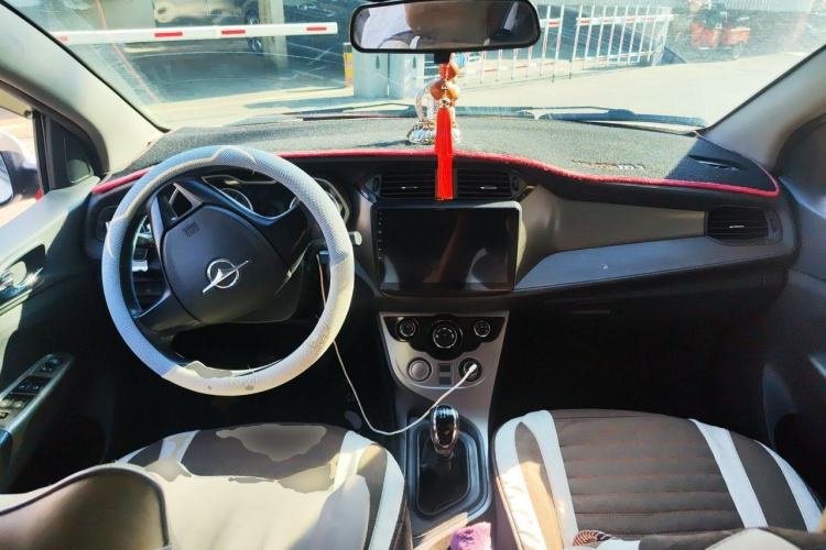 Used Haima M3 2016 1.5L Manual Fashion Edition Center Console
