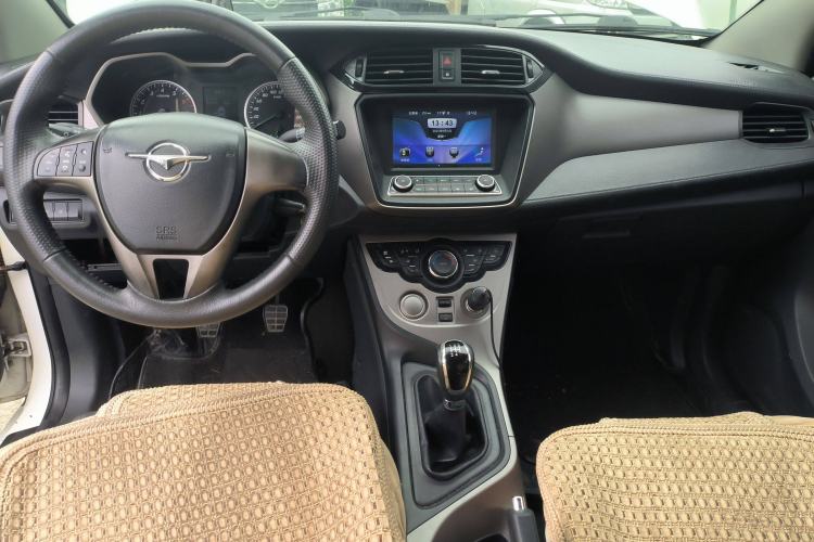 Used Haima M3 2016 1.5L Manual Smart Comfort Edition Center Console