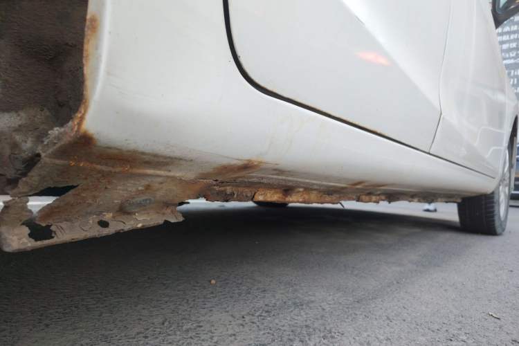 Used Haima M3 2016 1.5L Manual Comfort Model Chassis Rear Right