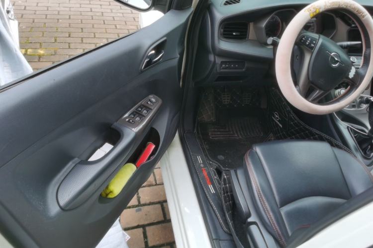 Used Haima M3 2016 1.5L Manual Smart Luxury Edition Driver Seat