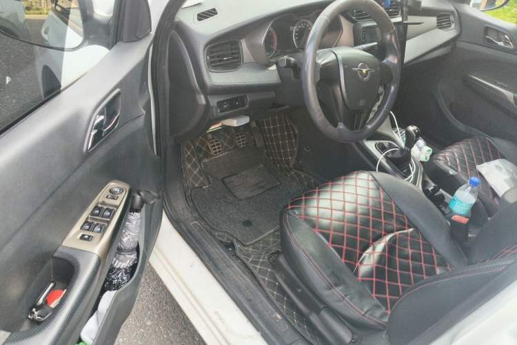 Used Haima M3 2016 1.5L Manual Fashion Edition Driver Seat