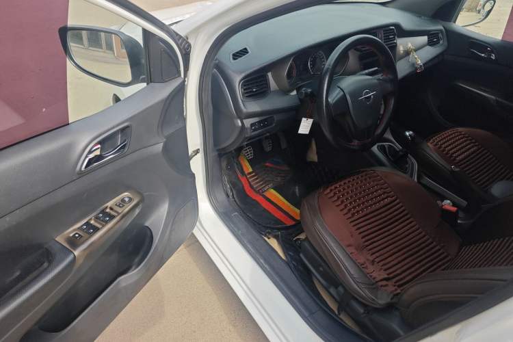 Used Haima M3 2016 1.5L Manual Comfort Model Driver Seat