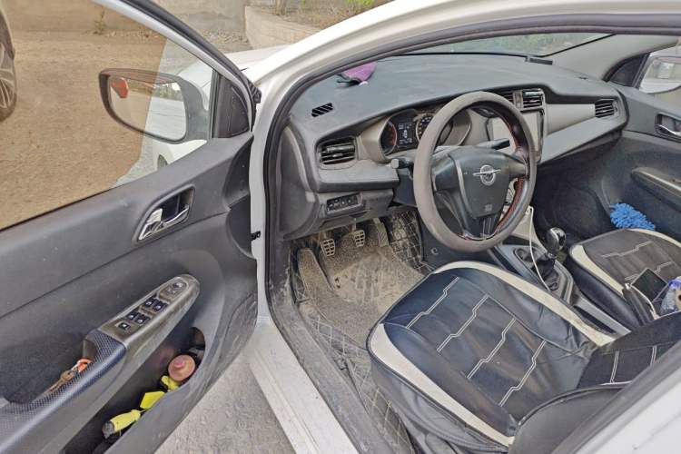 Used Haima M3 2016 1.5L Manual Comfort Model Driver Seat