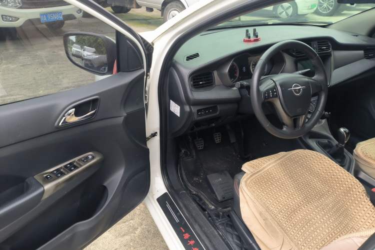 Used Haima M3 2016 1.5L Manual Smart Comfort Edition Driver Seat