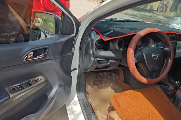 Used Haima M3 2016 1.5L Manual Fashion Edition Driver Seat