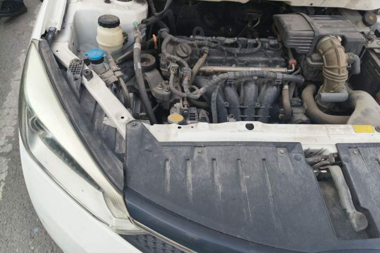 Used Haima M3 2016 1.5L Manual Fashion Edition Engine Bay Right