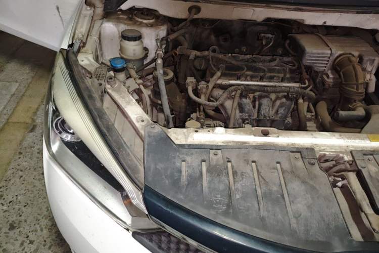 Used Haima M3 2016 1.5L Manual Fashion Edition Engine Bay Right