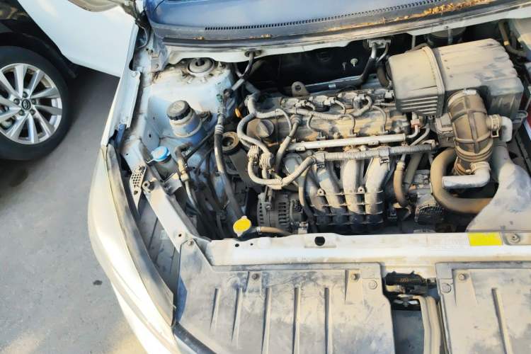 Used Haima M3 2016 1.5L Manual Fashion Edition Engine Bay Right