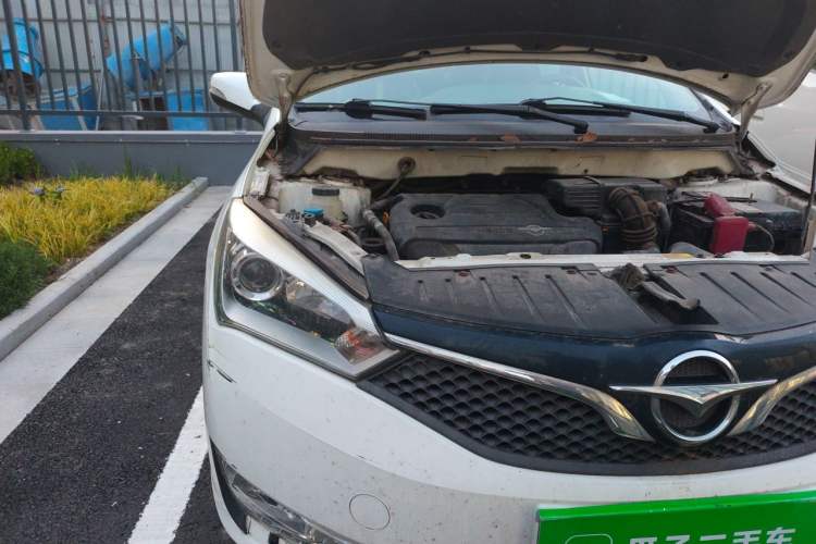 Used Haima M3 2016 1.5L Manual Comfort Model with Sunroof Engine Bay Right