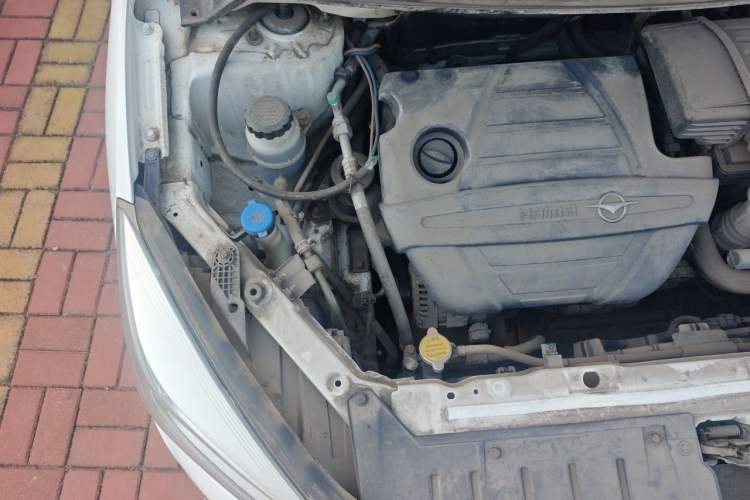 Used Haima M3 2016 1.5L Manual Comfort Model with Sunroof Engine Bay Right