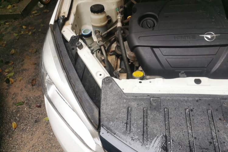 Used Haima M3 2016 1.5L Manual Comfort Model Engine Bay Right