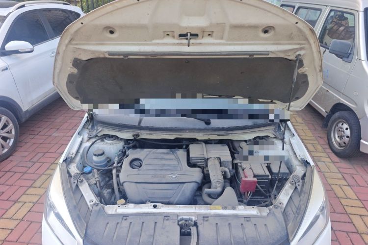 Used Haima M3 2016 1.5L Manual Comfort Model with Sunroof Engine Bay
