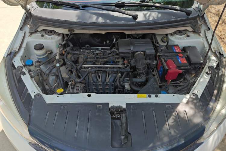 Used Haima M3 2016 1.5L Manual Fashion Edition Engine Bay