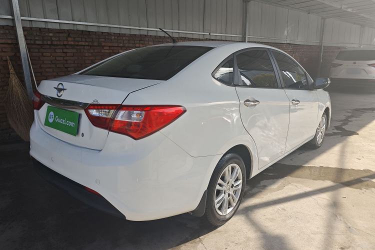 Used Haima M3 2016 1.5L Manual Comfort Model with Sunroof Exterior 4