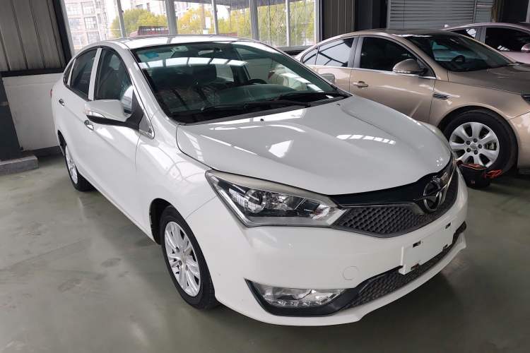 Used Haima M3 2016 1.5L Manual Comfort Model with Sunroof Front Right 45 Deg