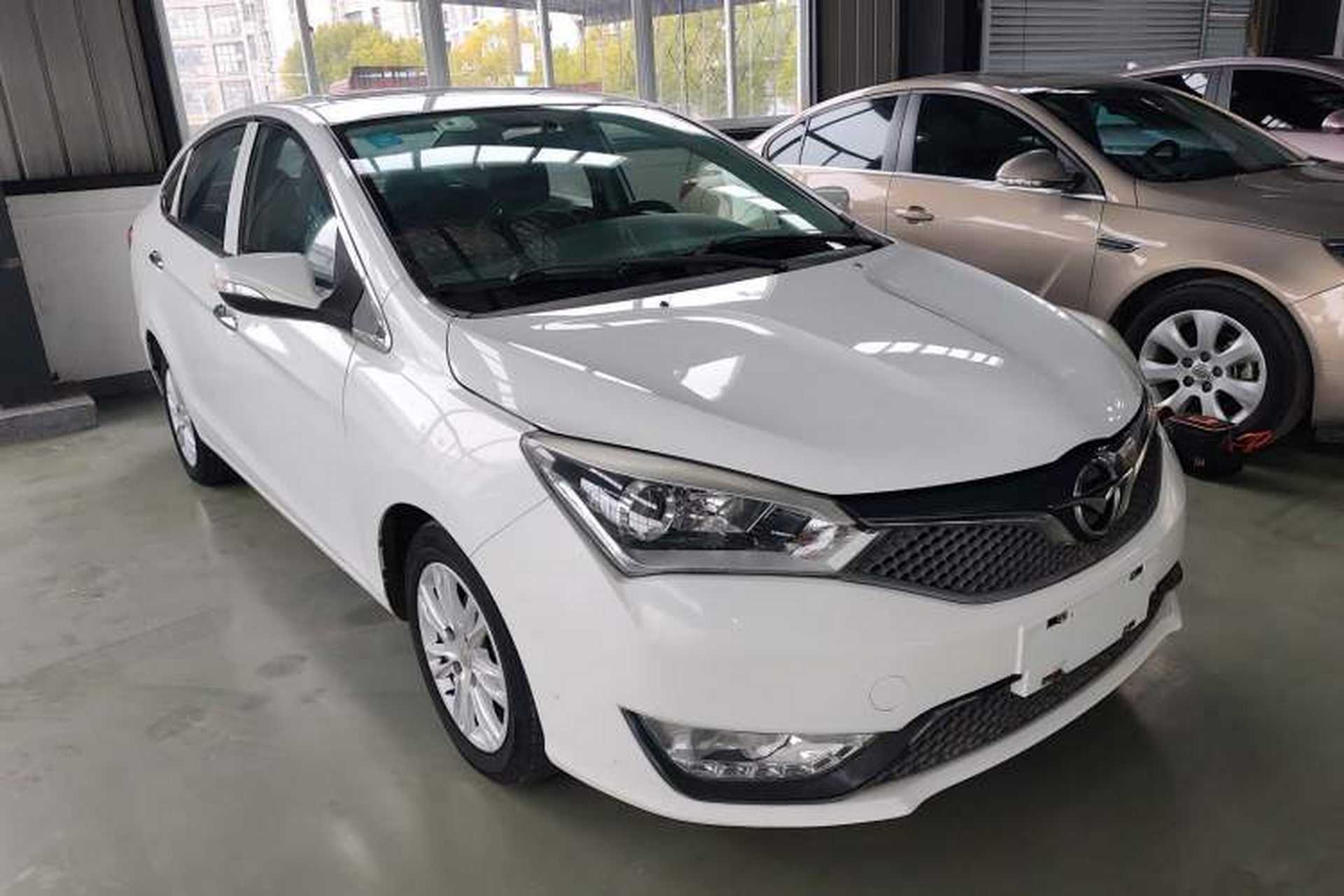 Used Haima M3 2016 1.5L Manual Comfort Model with Sunroof Front Right 45 Deg