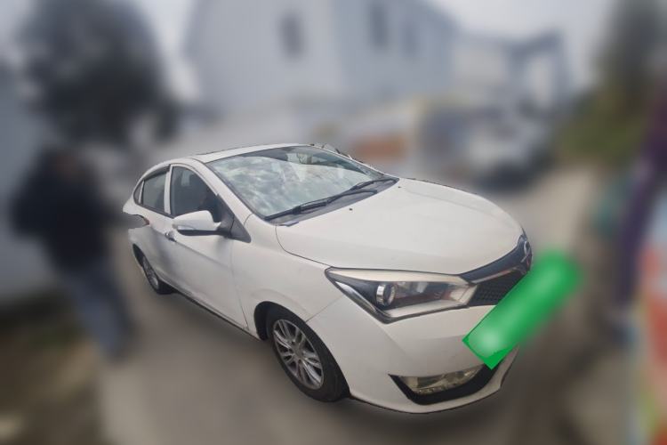 Used Haima M3 2016 1.5L Manual Comfort Model with Sunroof Front Right 45 Deg