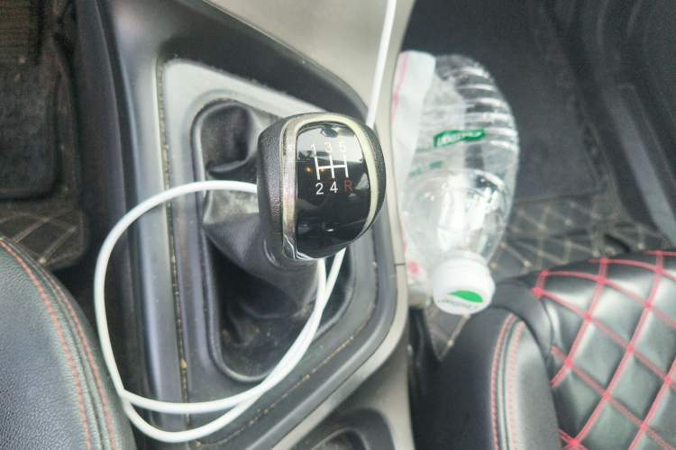 Used Haima M3 2016 1.5L Manual Fashion Edition Gear Lever