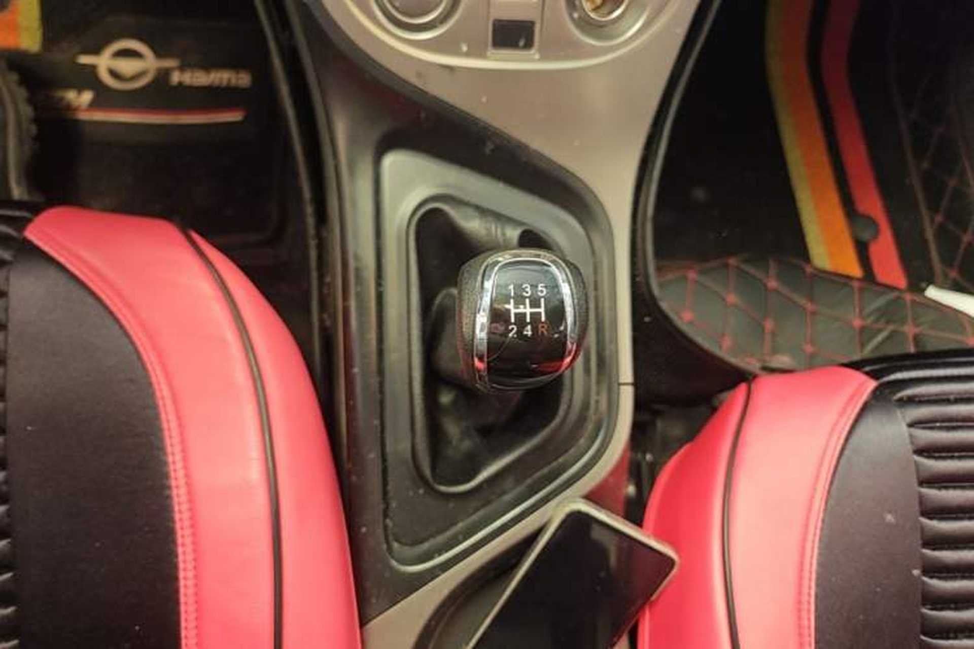 Used Haima M3 2016 1.5L Manual Fashion Edition Gear Lever