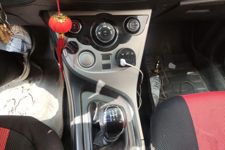 Used Haima M3 2016 1.5L Manual Comfort Model Gear Lever