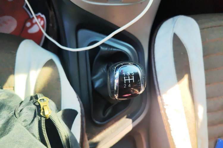 Used Haima M3 2016 1.5L Manual Fashion Edition Gear Lever