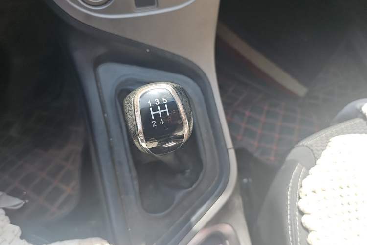 Used Haima M3 2016 1.5L Manual Fashion Edition Gear Lever