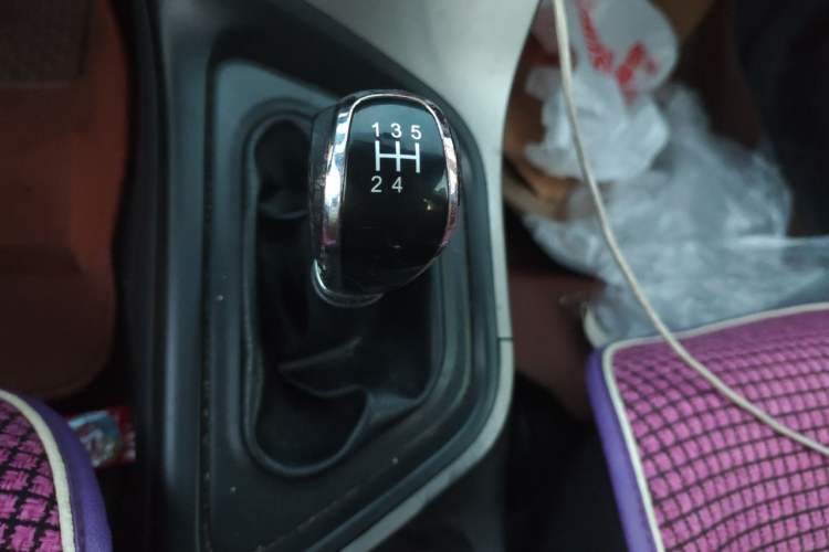 Used Haima M3 2016 1.5L Manual Comfort Model with Sunroof Gear Lever