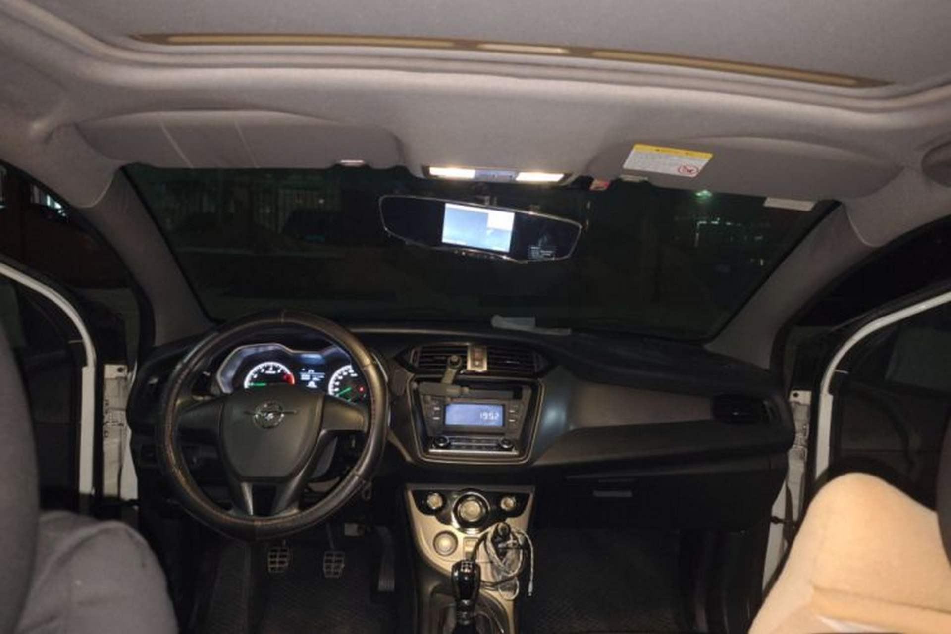 Used Haima M3 2016 1.5L Manual Comfort Model with Sunroof Headliner
