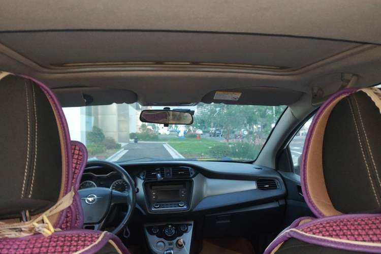 Used Haima M3 2016 1.5L Manual Comfort Model with Sunroof Headliner