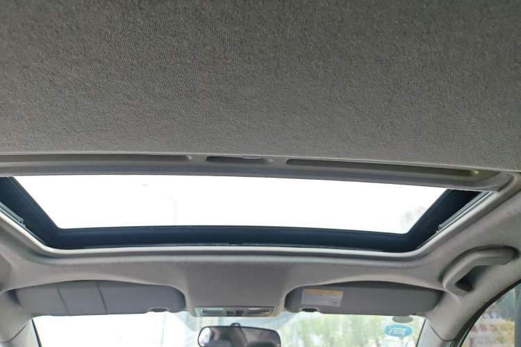 Used Haima M3 2016 1.5L Manual Comfort Model with Sunroof Headliner