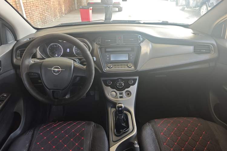 Used Haima M3 2016 1.5L Manual Comfort Model with Sunroof Interior 1