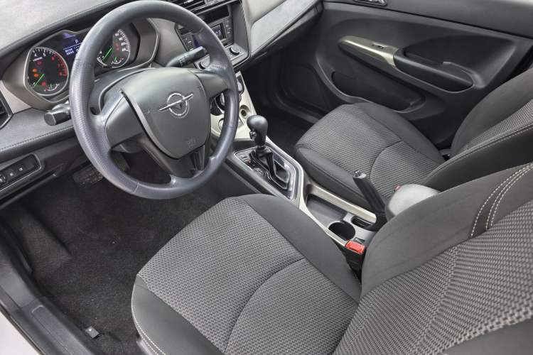 Used Haima M3 2016 1.5L CVT Comfort Edition Interior 2