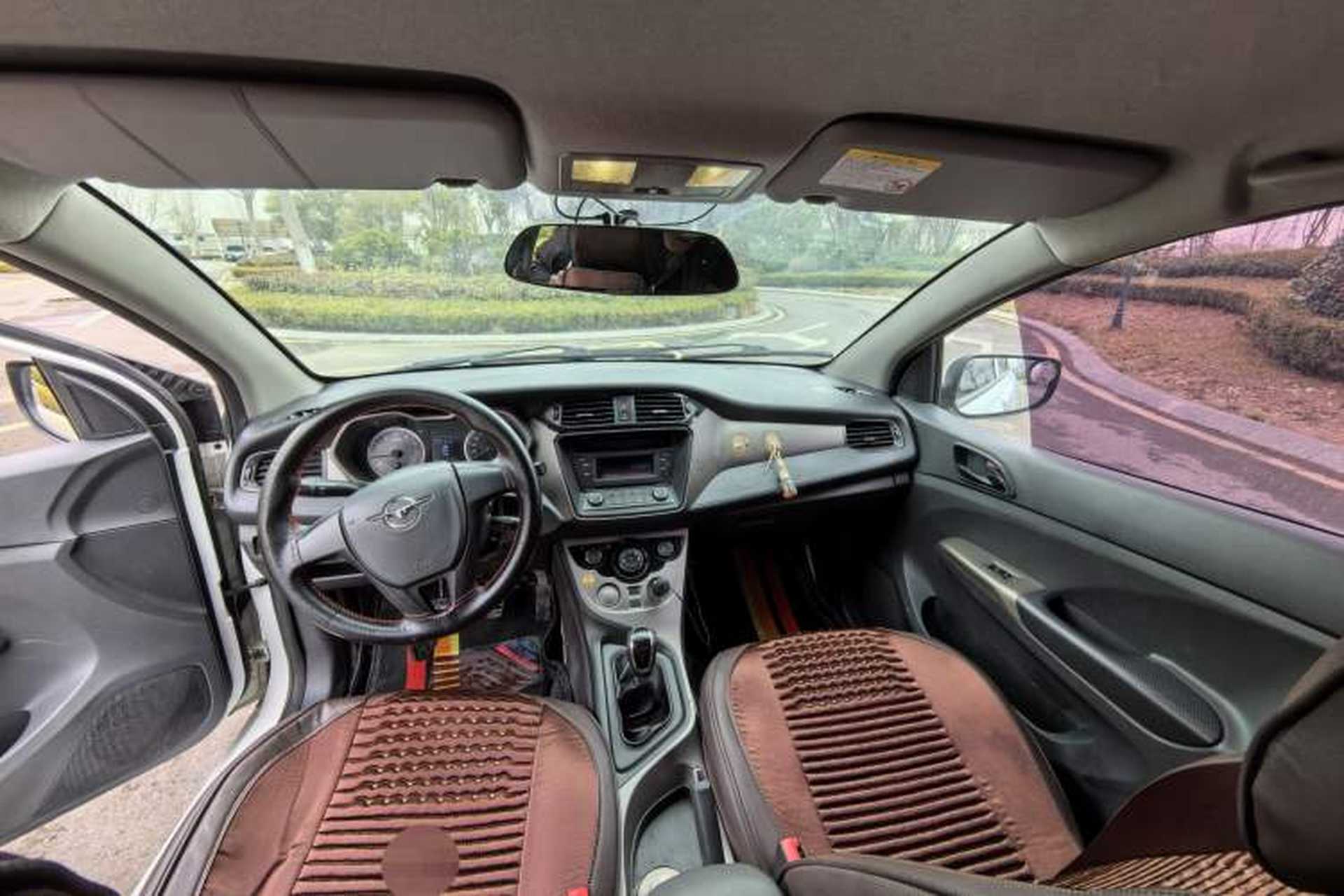 Used Haima M3 2016 1.5L Manual Comfort Model Interior 2