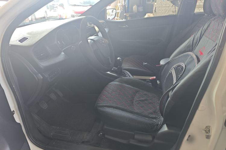 Used Haima M3 2016 1.5L Manual Comfort Model with Sunroof Interior 2