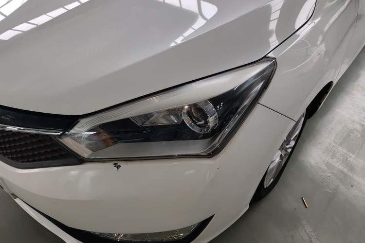 Used Haima M3 2016 1.5L Manual Comfort Model with Sunroof Left Front Headlight