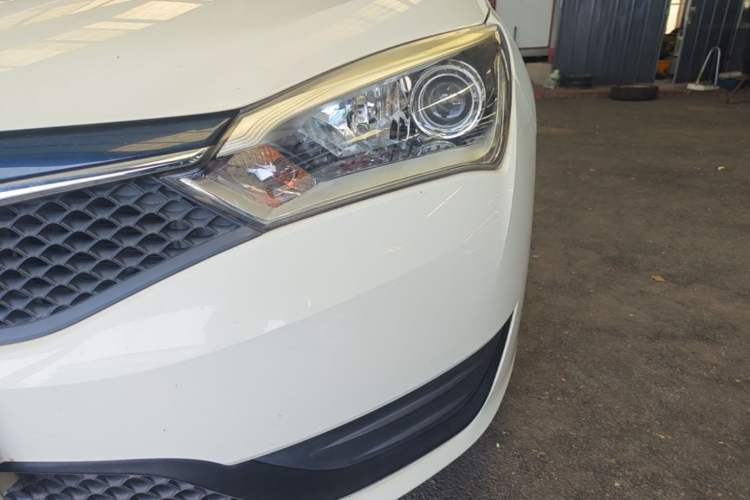 Used Haima M3 2016 1.5L Manual Fashion Edition Left Front Headlight