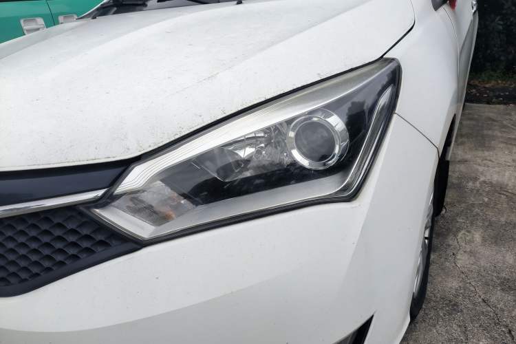 Used Haima M3 2016 1.5L Manual Smart Comfort Edition Left Front Headlight