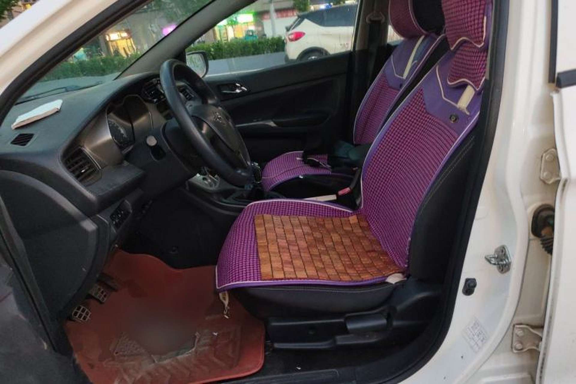 Used Haima M3 2016 1.5L Manual Comfort Model with Sunroof Left Front Seat