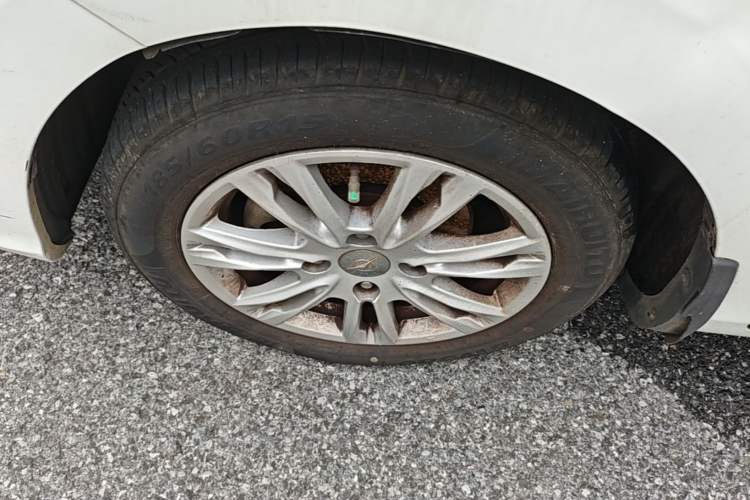 Used Haima M3 2016 1.5L Manual Comfort Model Left Front Wheel Hub