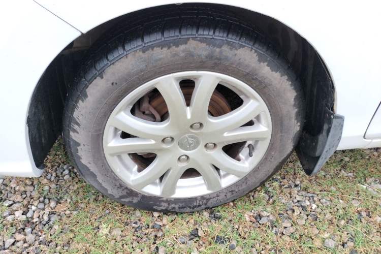 Used Haima M3 2016 1.5L Manual Fashion Edition Left Front Wheel Hub
