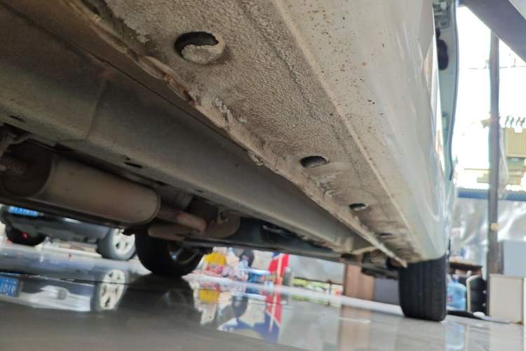 Used Haima M3 2016 1.5L Manual Comfort Model Left Side Sill