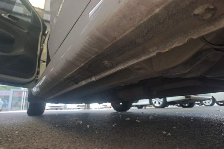 Used Haima M3 2016 1.5L Manual Fashion Edition Left Side Sill