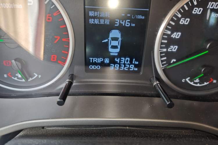 Used Haima M3 2016 1.5L Manual Fashion Edition Odometer Close Up