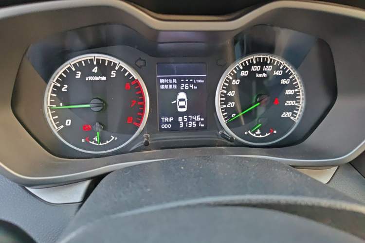 Used Haima M3 2016 1.5L Manual Fashion Edition Odometer Close Up